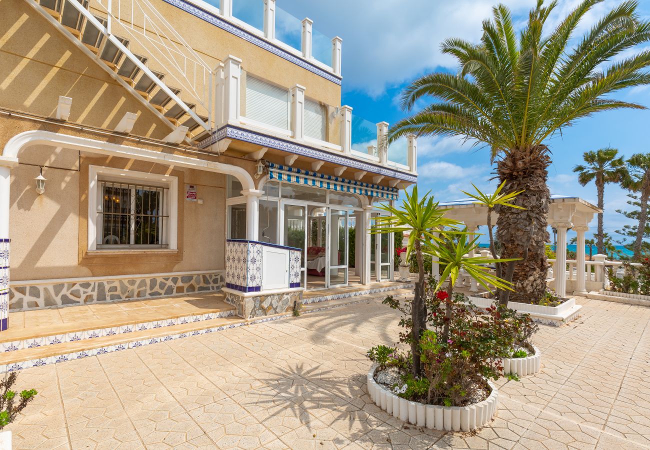Villa à Orihuela Costa - Fidalsa Mediterranean Beachfront